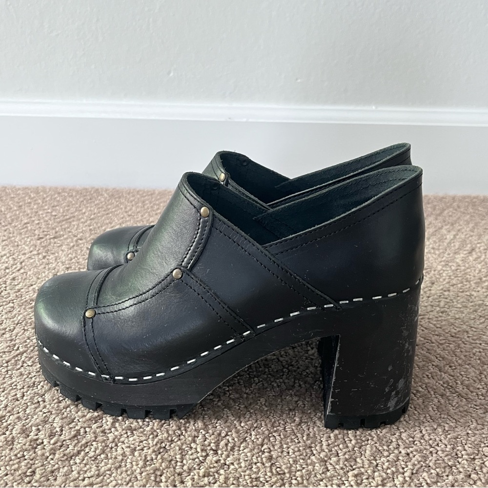 Swedish Hasbeens Renate Leather Clogs